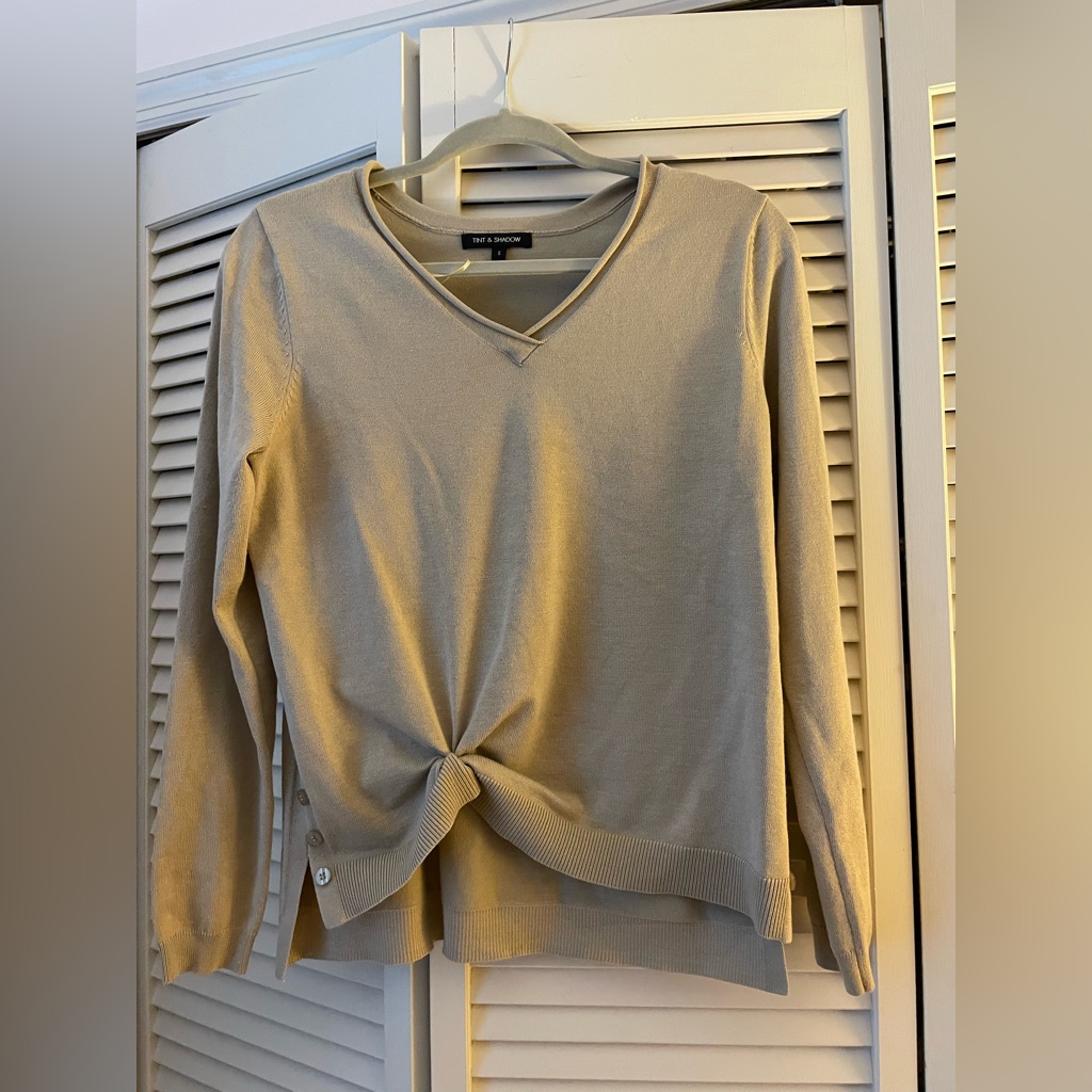 Women’s V Neck Long Sleeve Lightweight Sweater Top